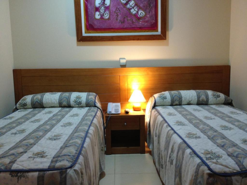 Hostal Aeropuerto Мадрид Стая снимка