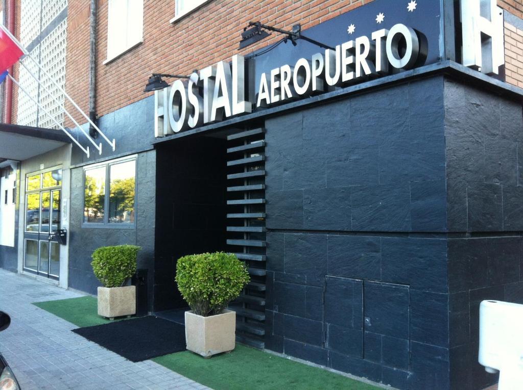 Hostal Aeropuerto Мадрид Екстериор снимка